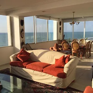 apartment-seafront.portodegalinhashotels.com/